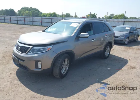 2015 Kia Sorento Lx z USA, uszkodzony, nr VIN 5XYKTCA64FG594129